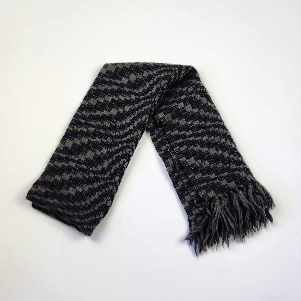 Prima Maglia Hand Loomed 100% Wool Knit Fringe Scarf